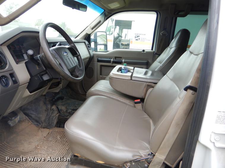 image for item EI9104 2008 Ford F350 Super Duty XL Crew Cab pickup truck