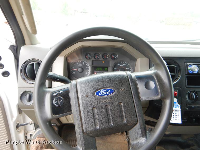 image for item EI9104 2008 Ford F350 Super Duty XL Crew Cab pickup truck