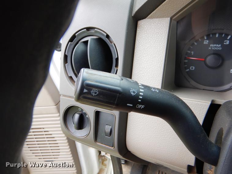 image for item EI9104 2008 Ford F350 Super Duty XL Crew Cab pickup truck