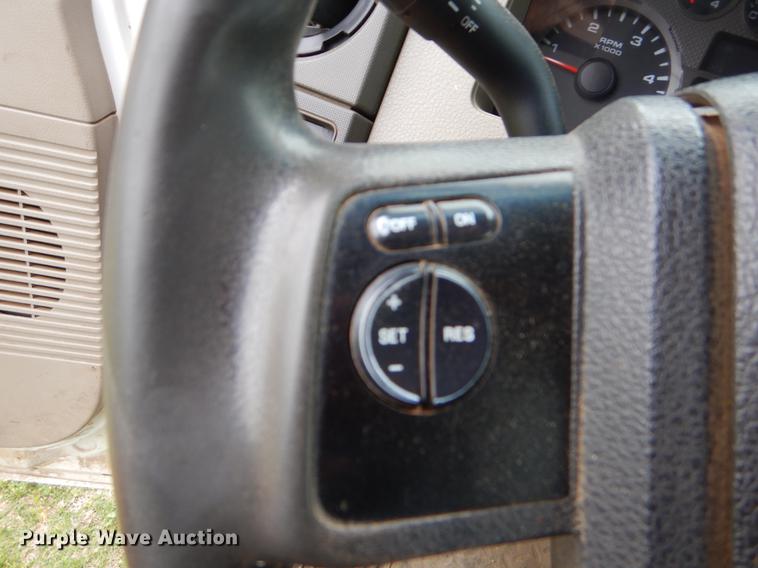image for item EI9104 2008 Ford F350 Super Duty XL Crew Cab pickup truck