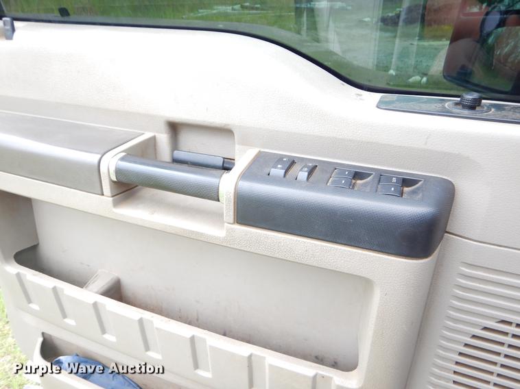 image for item EI9104 2008 Ford F350 Super Duty XL Crew Cab pickup truck