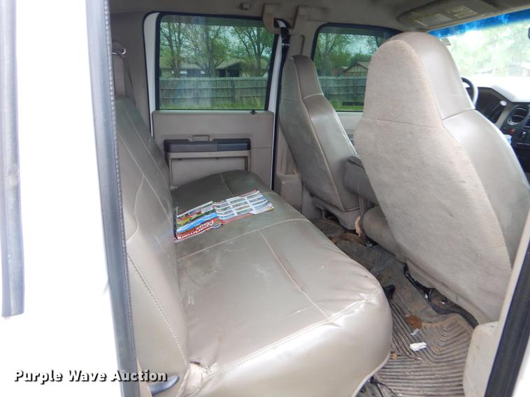 image for item EI9104 2008 Ford F350 Super Duty XL Crew Cab pickup truck