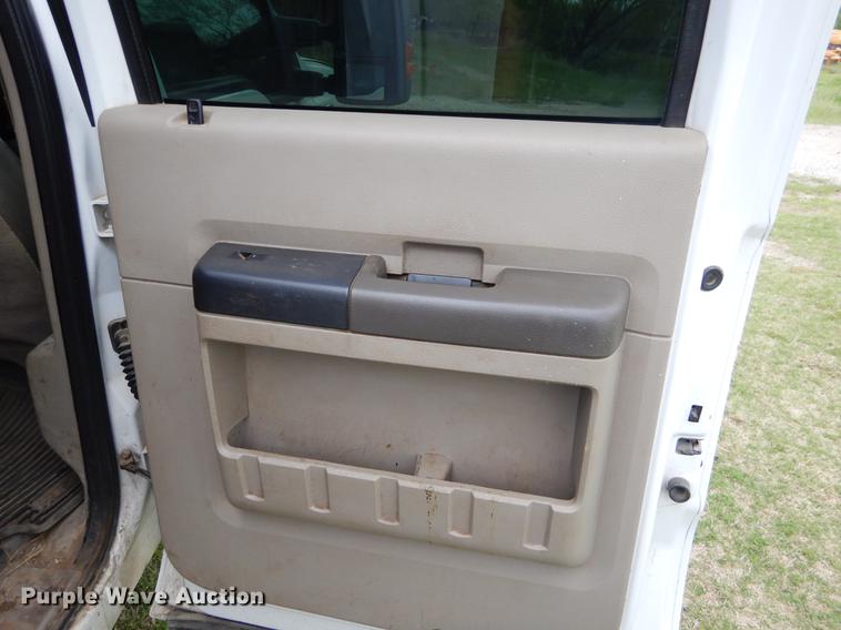 image for item EI9104 2008 Ford F350 Super Duty XL Crew Cab pickup truck