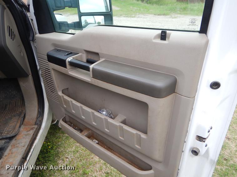 image for item EI9104 2008 Ford F350 Super Duty XL Crew Cab pickup truck