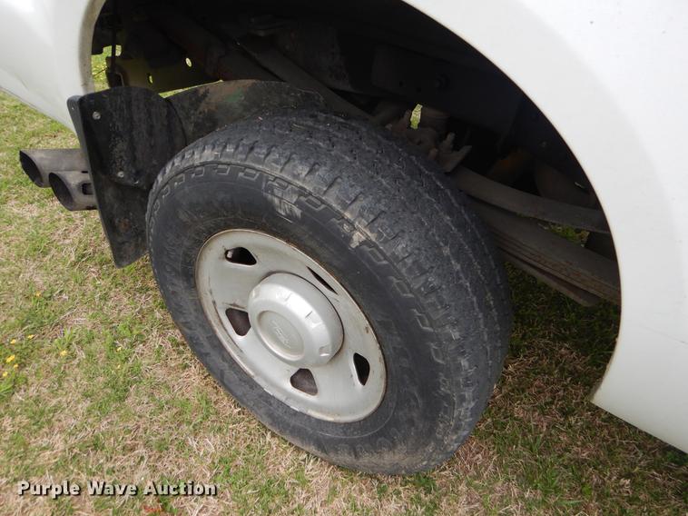 image for item EI9104 2008 Ford F350 Super Duty XL Crew Cab pickup truck