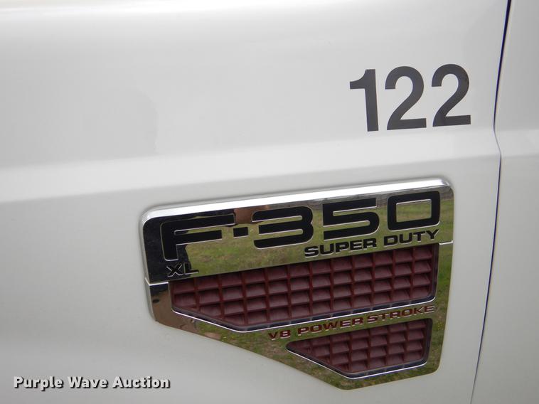 image for item EI9104 2008 Ford F350 Super Duty XL Crew Cab pickup truck
