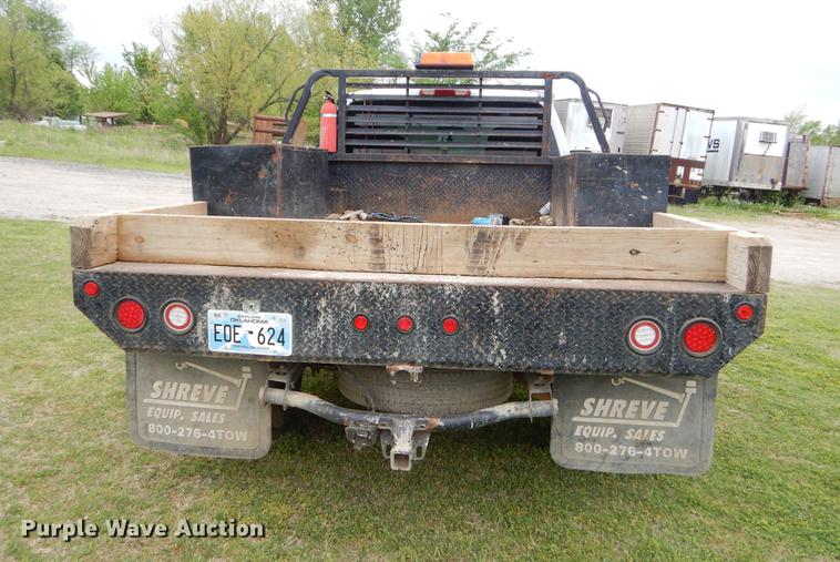 image for item EI9105 2001 Chevrolet Silverado 3500 Ext. Cab flatbed pickup truck