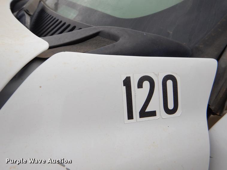 image for item EI9105 2001 Chevrolet Silverado 3500 Ext. Cab flatbed pickup truck