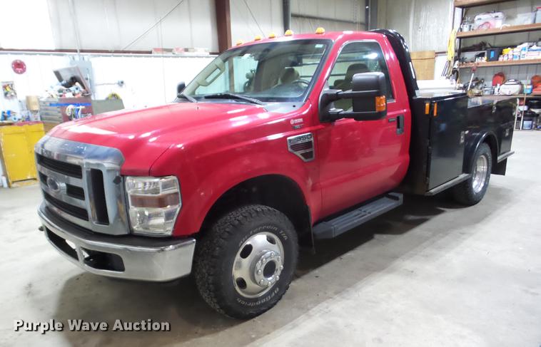 image for item EI9798 2008 Ford F350 Super Duty flatbed pickup truck