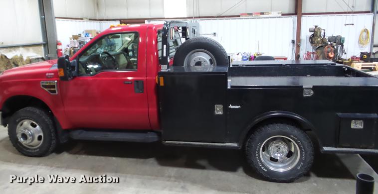 image for item EI9798 2008 Ford F350 Super Duty flatbed pickup truck