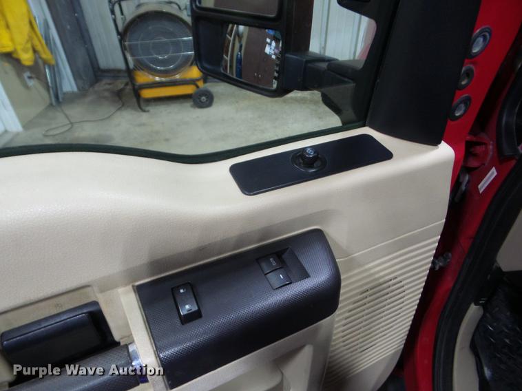 image for item EI9798 2008 Ford F350 Super Duty flatbed pickup truck