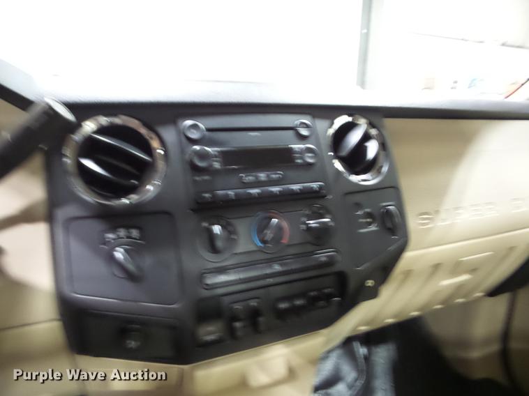 image for item EI9798 2008 Ford F350 Super Duty flatbed pickup truck