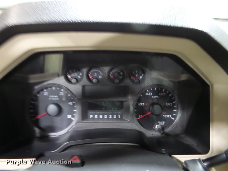 image for item EI9798 2008 Ford F350 Super Duty flatbed pickup truck