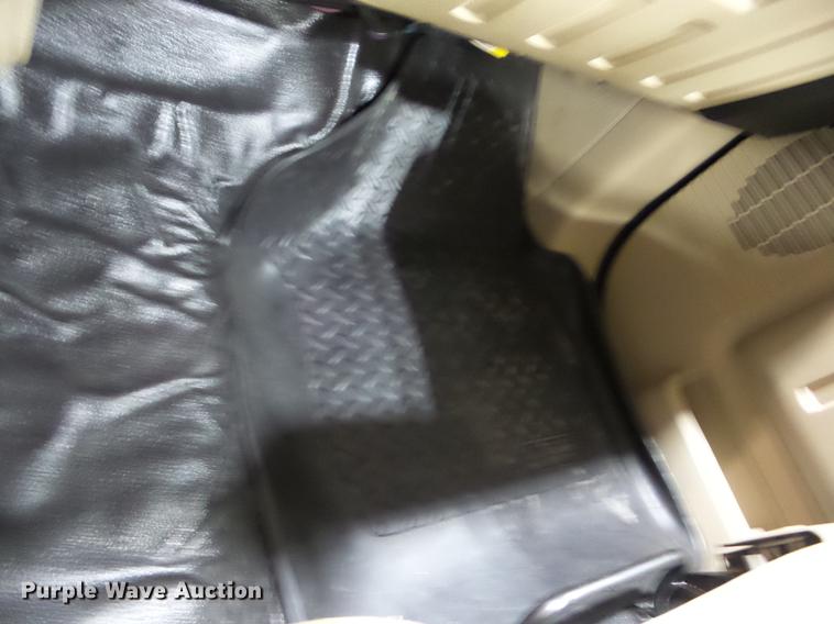 image for item EI9798 2008 Ford F350 Super Duty flatbed pickup truck