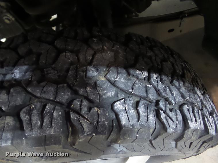 image for item EI9798 2008 Ford F350 Super Duty flatbed pickup truck