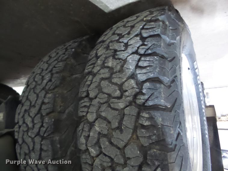 image for item EI9798 2008 Ford F350 Super Duty flatbed pickup truck