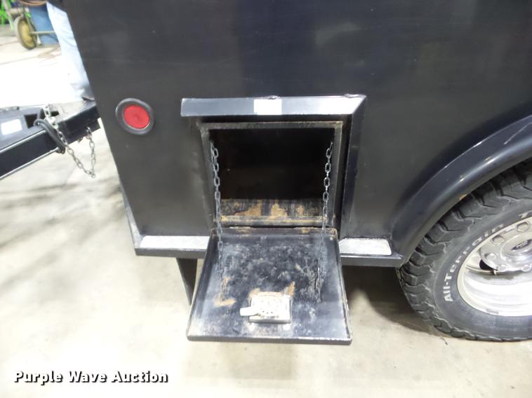 image for item EI9798 2008 Ford F350 Super Duty flatbed pickup truck