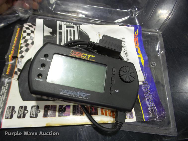 image for item EI9798 2008 Ford F350 Super Duty flatbed pickup truck