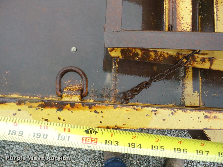 image for item EI9801 2002 Belshe T-18 equipment trailer