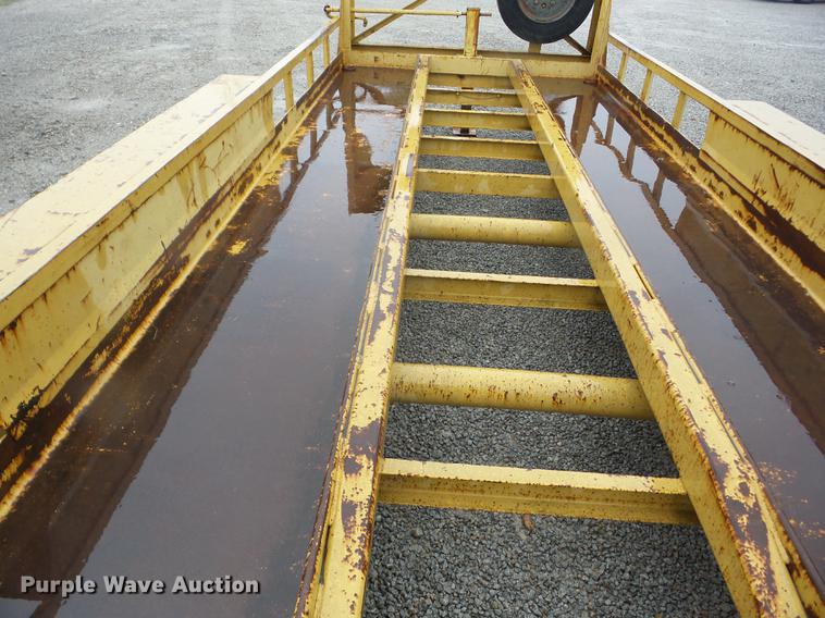 image for item EI9801 2002 Belshe T-18 equipment trailer