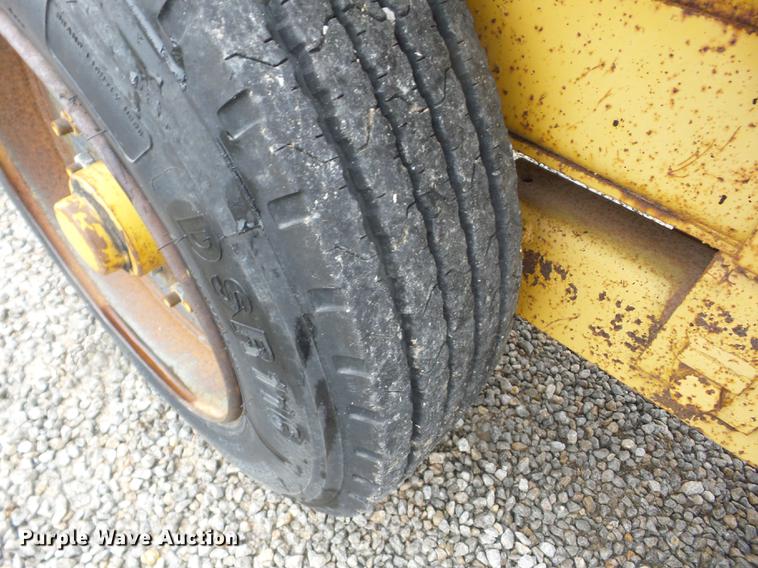 image for item EI9801 2002 Belshe T-18 equipment trailer