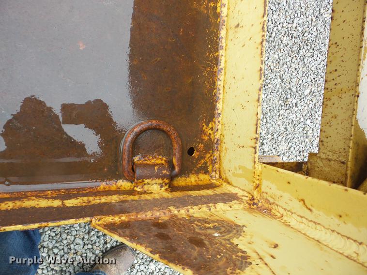 image for item EI9801 2002 Belshe T-18 equipment trailer