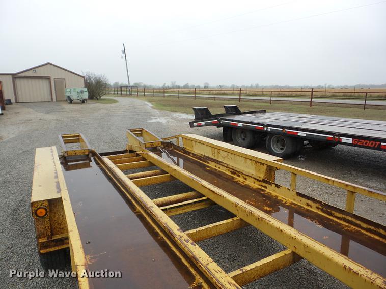 image for item EI9801 2002 Belshe T-18 equipment trailer