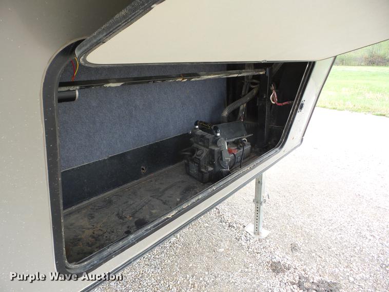 image for item EI9805 2016 Heartland North Peak 26RL camper