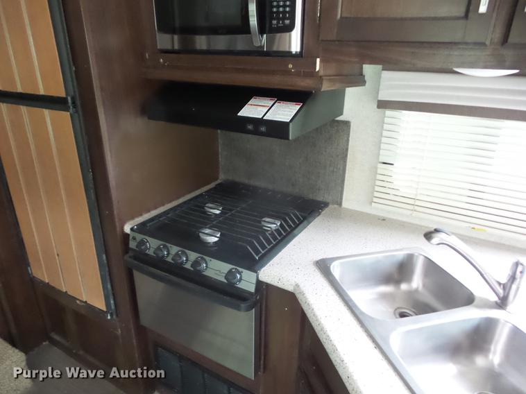 image for item EI9805 2016 Heartland North Peak 26RL camper