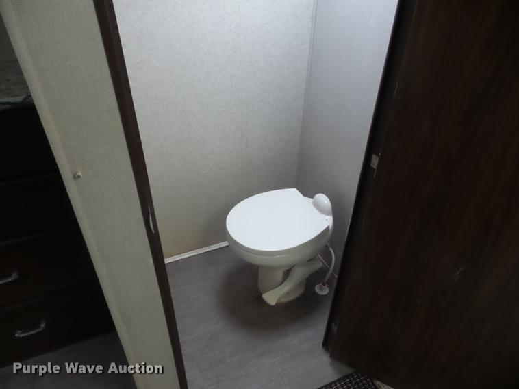 image for item EI9805 2016 Heartland North Peak 26RL camper