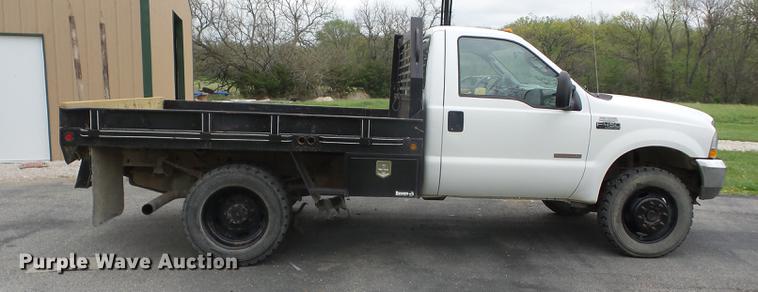 image for item EI9806 2004 Ford F450 Super Duty flatbed truck