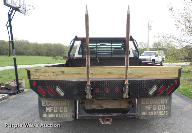 image for item EI9806 2004 Ford F450 Super Duty flatbed truck