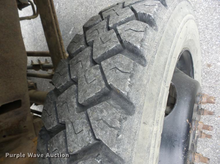 image for item EI9806 2004 Ford F450 Super Duty flatbed truck