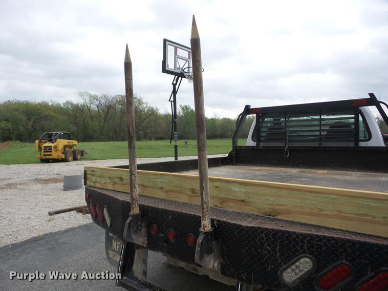 image for item EI9806 2004 Ford F450 Super Duty flatbed truck