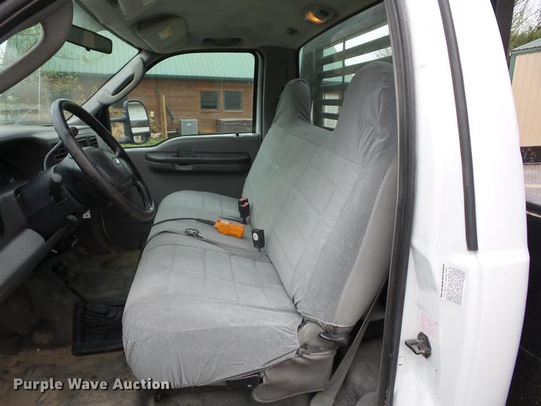 image for item EI9806 2004 Ford F450 Super Duty flatbed truck