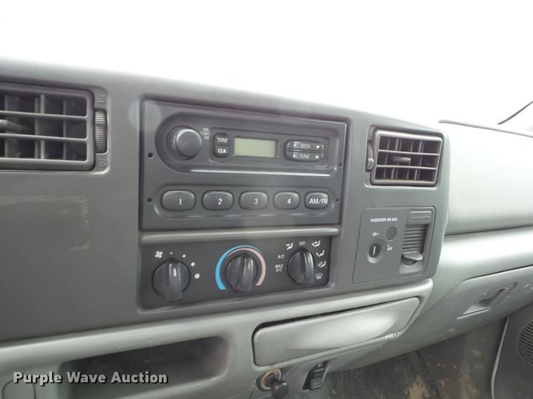 image for item EI9806 2004 Ford F450 Super Duty flatbed truck