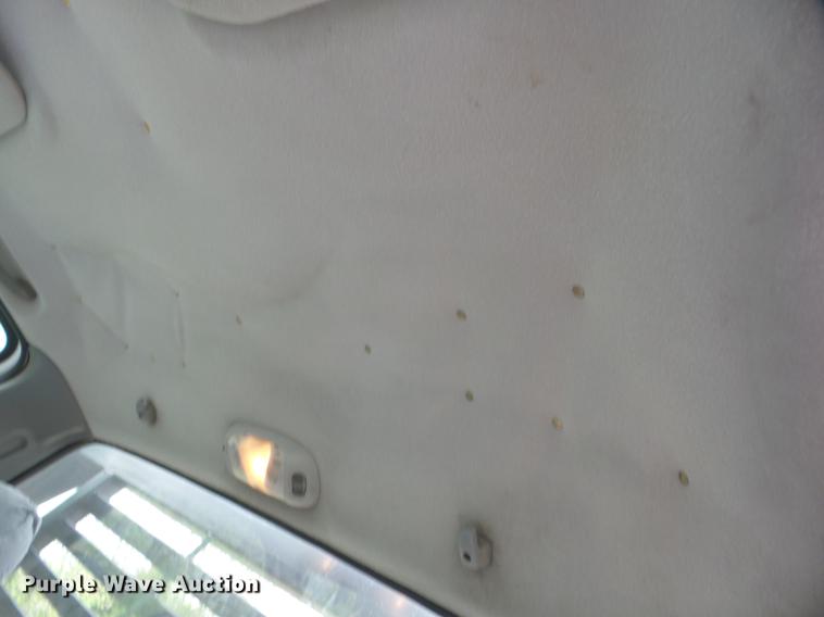 image for item EI9806 2004 Ford F450 Super Duty flatbed truck