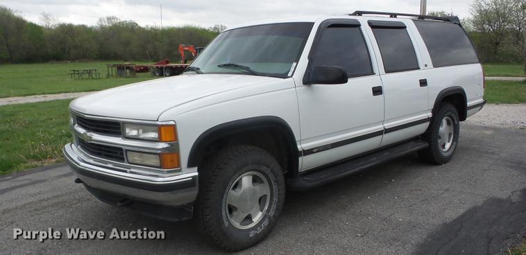 image for item EI9807 1999 Chevrolet Suburban K1500 SUV