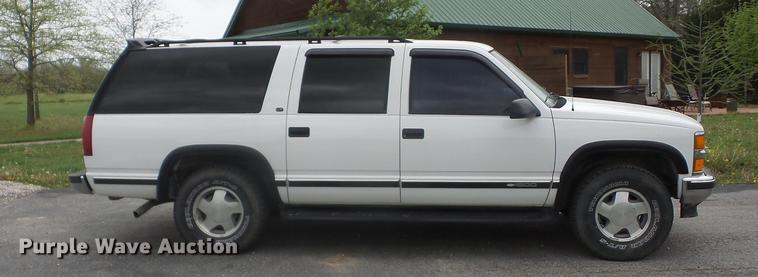 image for item EI9807 1999 Chevrolet Suburban K1500 SUV