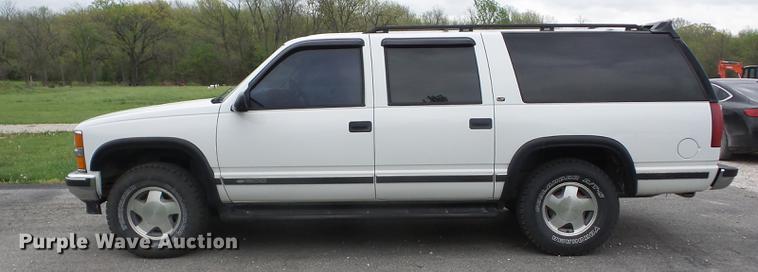 image for item EI9807 1999 Chevrolet Suburban K1500 SUV
