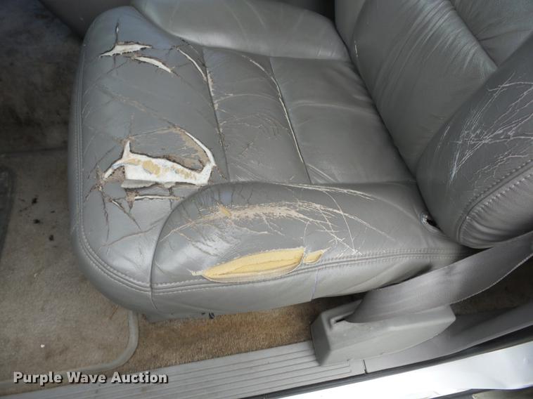 image for item EI9807 1999 Chevrolet Suburban K1500 SUV