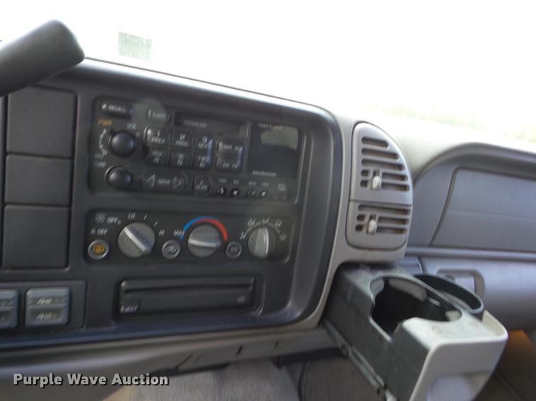 image for item EI9807 1999 Chevrolet Suburban K1500 SUV