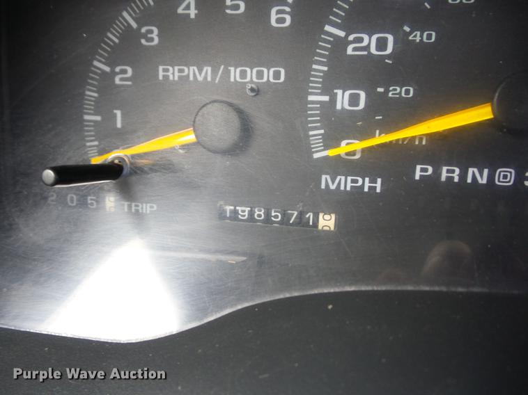 image for item EI9807 1999 Chevrolet Suburban K1500 SUV