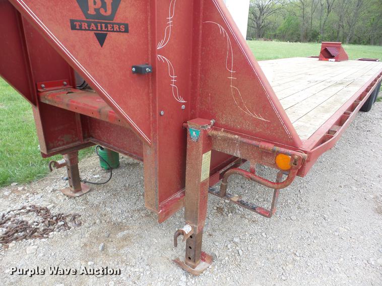 image for item EI9808 1999 PJ equipment trailer