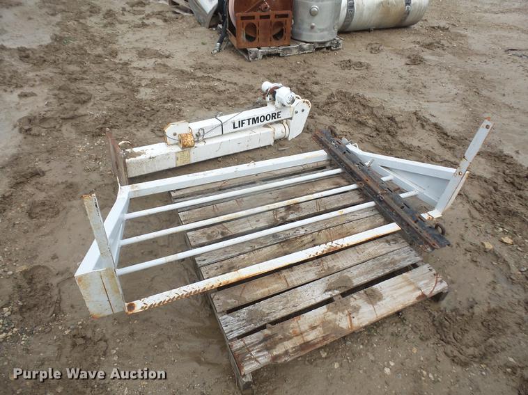 image for item EJ9384 Liftmoore crane and headache rack