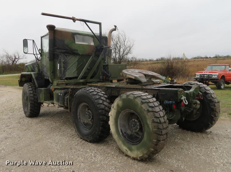 image for item EJ9560 1991 BMY M932A semi truck