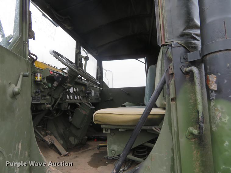 image for item EJ9560 1991 BMY M932A semi truck