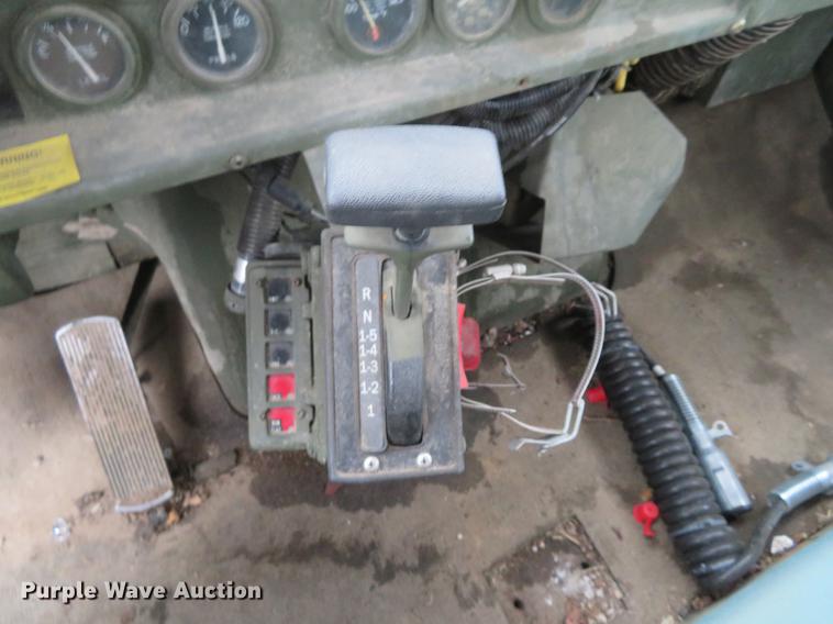 image for item EJ9560 1991 BMY M932A semi truck