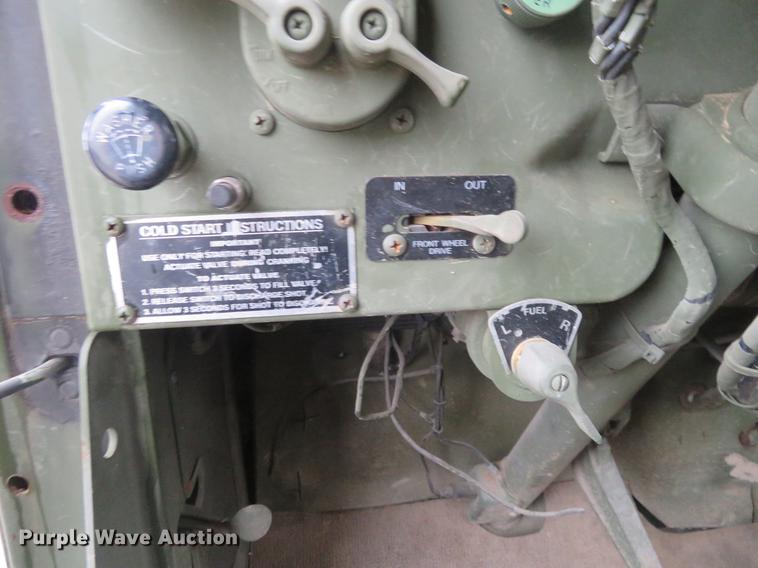 image for item EJ9560 1991 BMY M932A semi truck