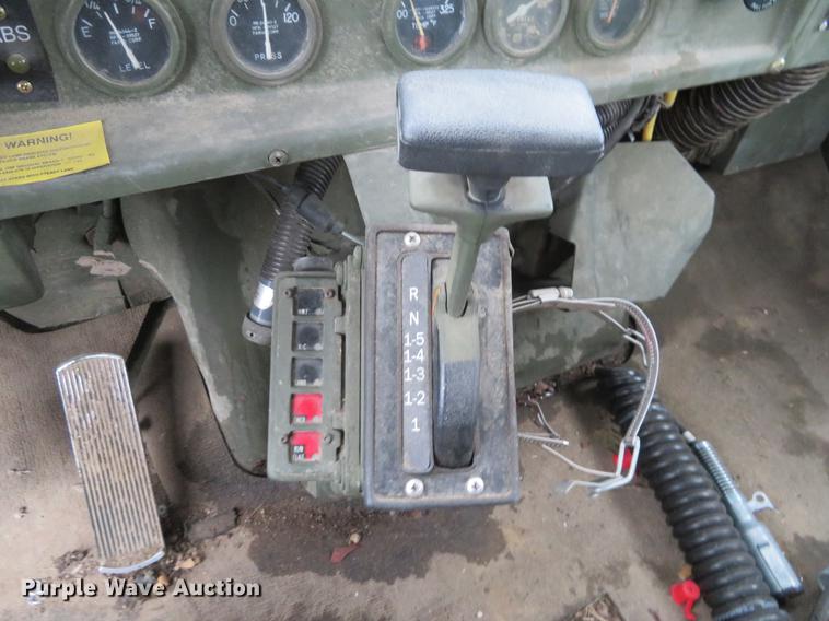 image for item EJ9560 1991 BMY M932A semi truck